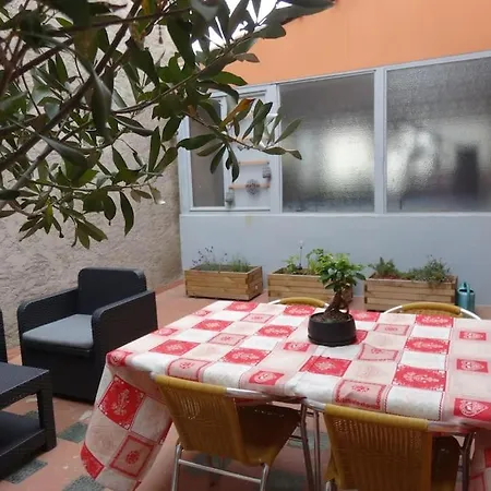 Spacieux Avec Grand Patio, 1er Etage