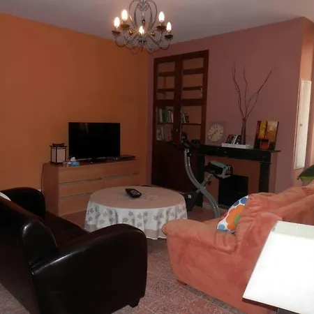 Spacieux Avec Grand Patio, 1er Etage Daire