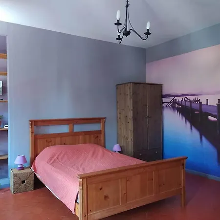 Spacieux Avec Grand Patio, 1er Etage Daire