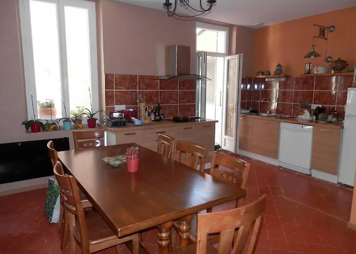 Apartment Spacieux Avec Grand Patio, 1er Etage
