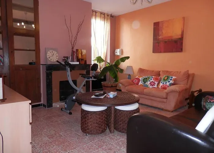 Apartment Spacieux Avec Grand Patio, 1er Etage *